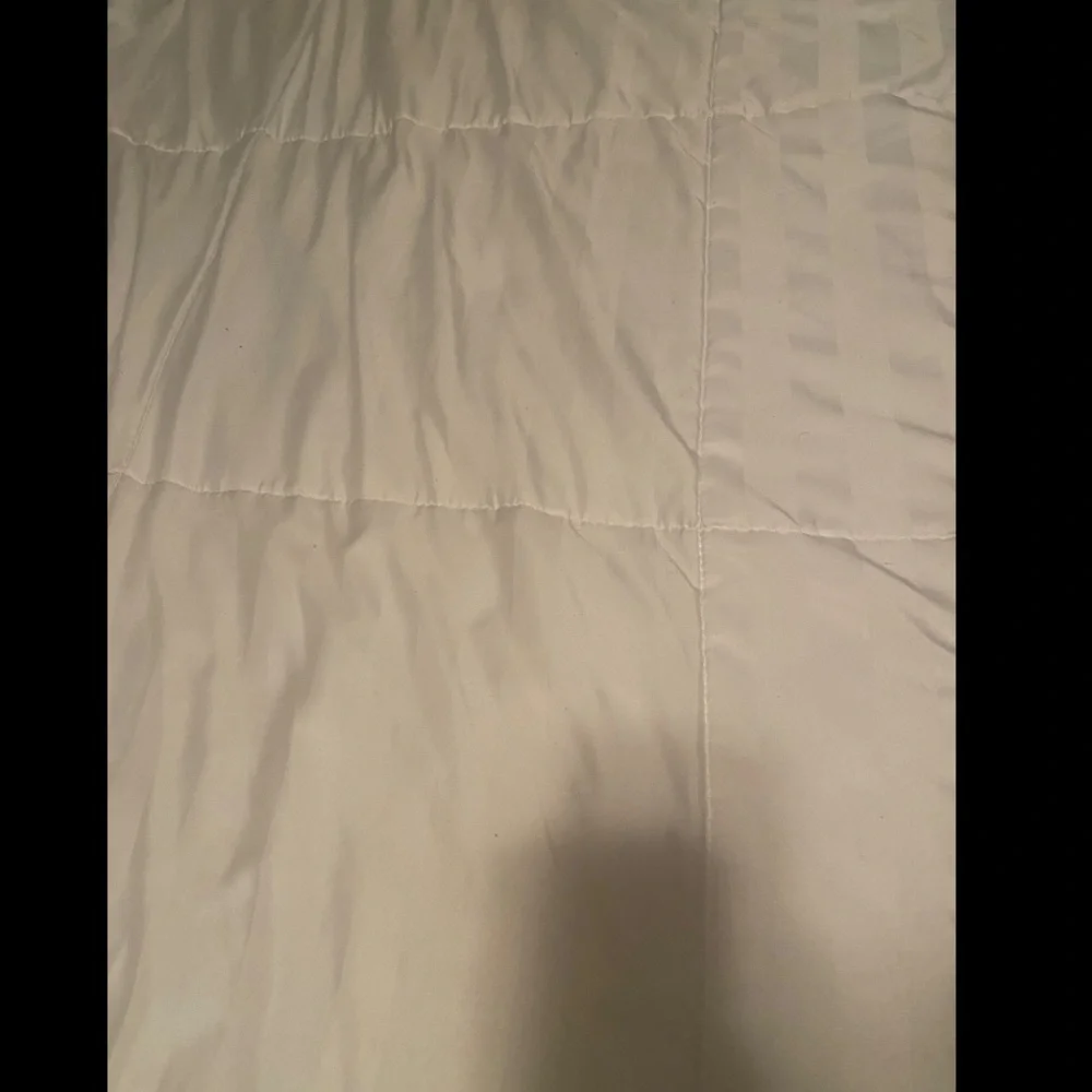 comforter - Picture 2 of 2
